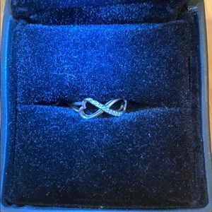 Infinity ring